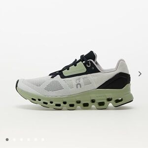 On Women’s Cloudstratus Running Shoes Size 9.5 Jogging Walking Green White